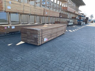 Ca. 60x Guyana Teak Beschoeiingsplanken, 20x200mm, lengte 450cm